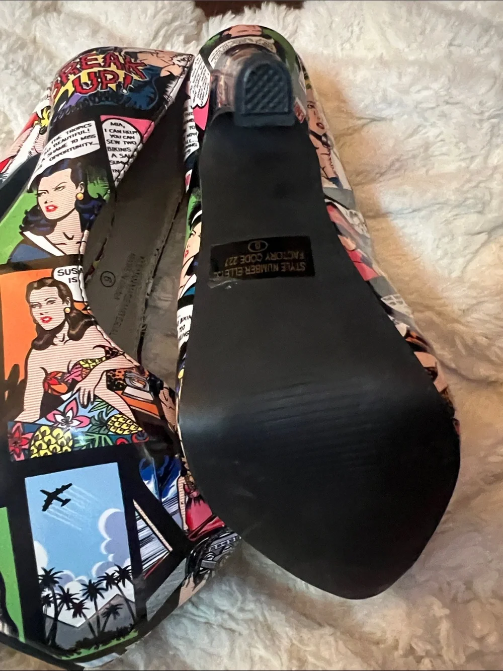 Comic Book Print Patent Leather Stiletto Heel Platform Pumps Size 6 NWT